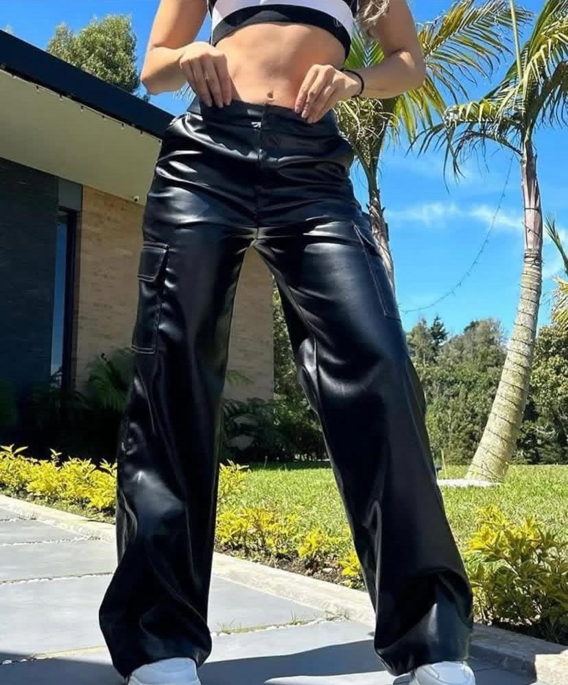 Pantalón Jogger de Cuero 🖤✨
